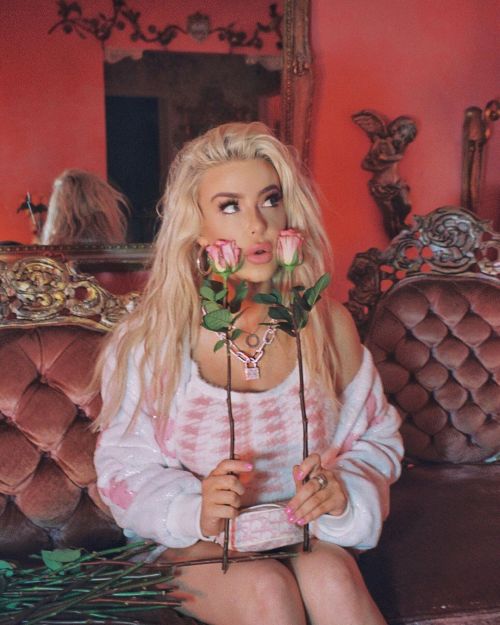  TANA MONGEAU.Photo by Carianne Older. (2020)