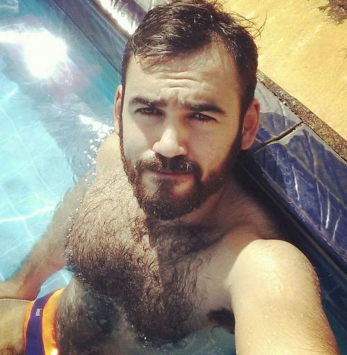 furrypty:  A blog to indulge your senses with the beauty of the male shapes.