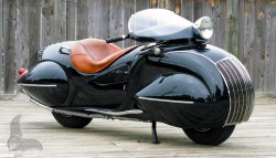 thegeekcritique:  thehappysorceress:  theremina:  1930 Art Deco Henderson &ldquo;It’s a 1930 Henderson that was customized before WW2 by a fellow called O. Ray Courtney and fitted with ‘streamliner’ bodywork. The art deco influence is obvious;