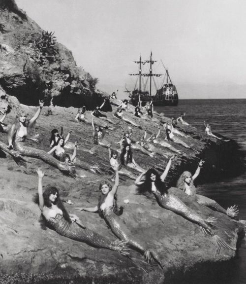 XXX historicaltimes:  Actresses playing mermaids photo