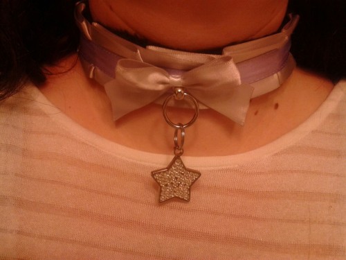 truly-de-vine:  The tag looks nice with my first kpp collar as well~☆ kittensplaypenshop 