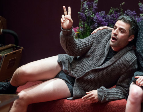 tinglingpeter:  Oscar Isaac in Hamlet (2017)