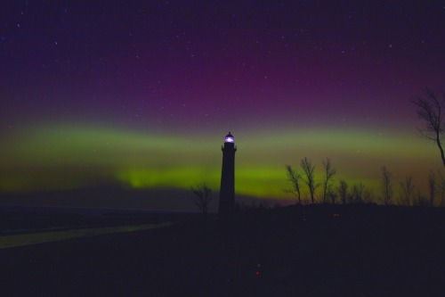 theponchogod:Northern Lights over Michigan