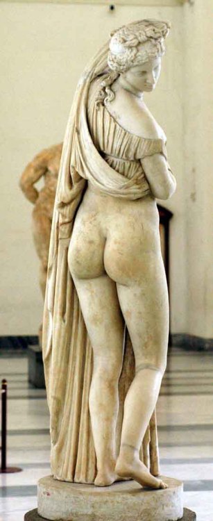 hismarmorealcalm:Statue of Venus  Napoli