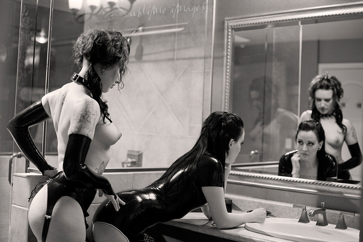 Kinky Lesbians