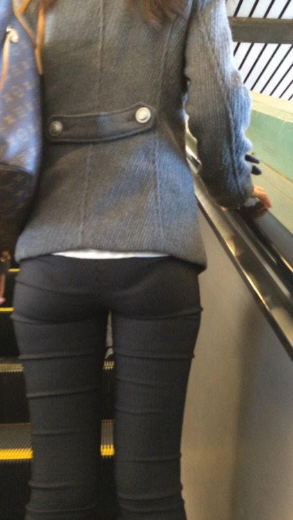 creepshotcandids:#creepshot #hot ass