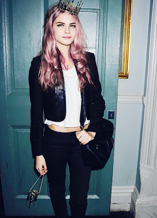 my-fuckedup-won-der-land:  aciddaisies:  ✞ soft grunge/models ✞  Fast Food Workers