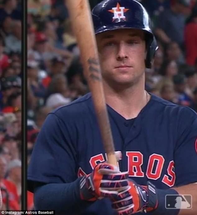 bestmalenips:justdippers:straightdudesexting:I want one night with World Series hunk Alex Bregman! ⚾️🍆Twitter: @straightdudehot#dipper Classic red flats 