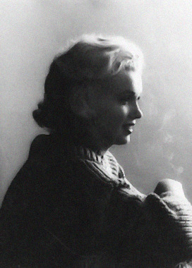 ourmarilynmonroe: Marilyn Monroe photographed by Milton Greene, 1953. 