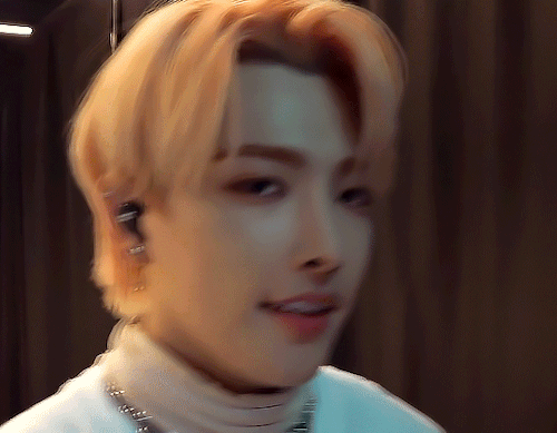 darling beloved ♡ #hongjoong#ateez#kim hongjoong#ateezedit#ateez gifs #luna.gifs #lunagifs#*ateez#*hongjoong#*jpn content#aleksbestie#useroro #he....  #he has such nice teeth i know that sounds psychotic but hear me out