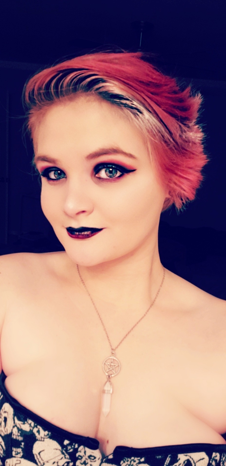 @rhinkipoo A Vamp-y Look As Suggested! Thank You! Ha Wish Link Actually Liked My Type Tho ! Haha