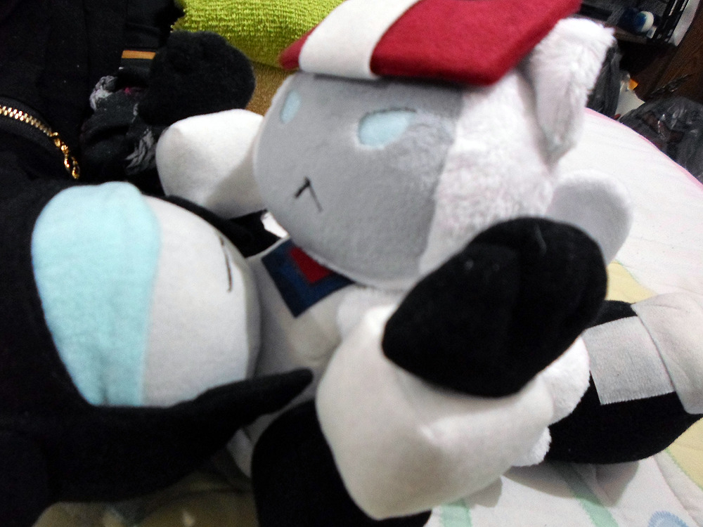 plantmandotexeretired:  Plusbot Jazz loves his kitty, yes.