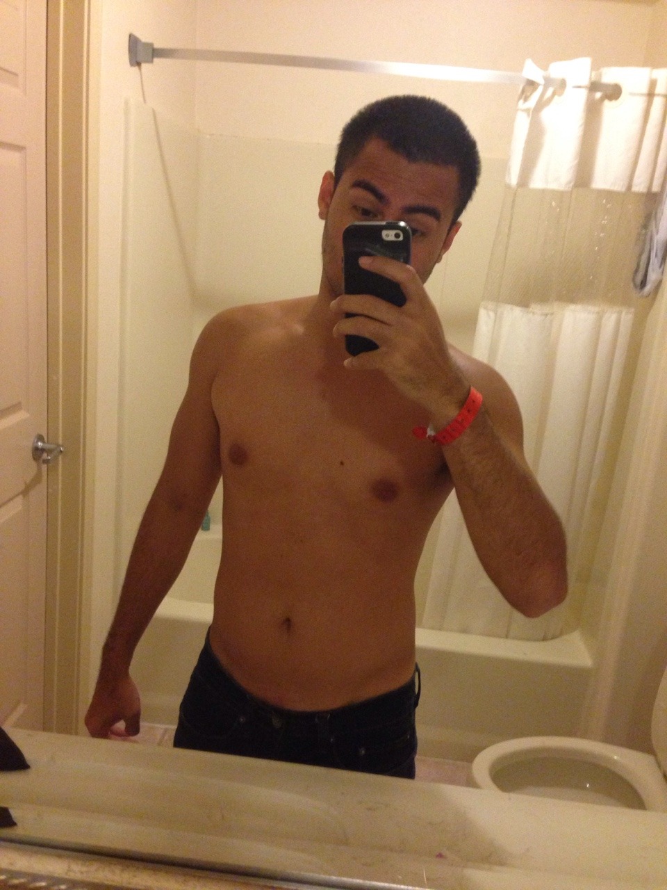 flippingfilipino:  Man I’ve put on a little bit of weight… gotta start hitting