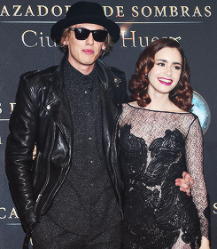 maliatale:  Lily Collins and Jamie Campbell