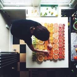 awesome-picz:    Photographer Arranges Foods In Beautiful Color Gradients That Will Soothe Your Soul  