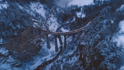 bokehm0n:Took the train through a winter wonderland.