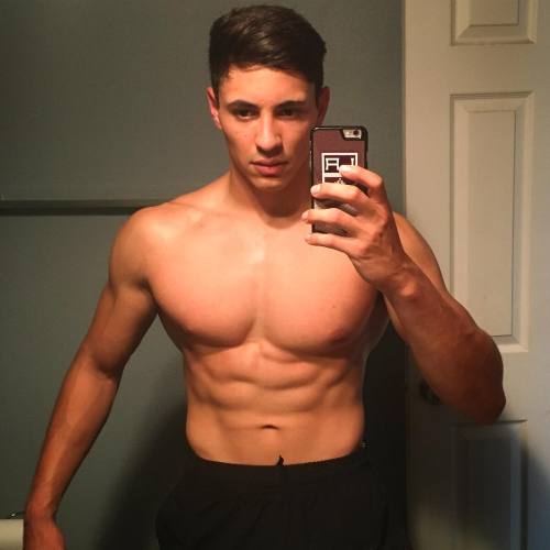 thehottestmenaround: Isaac Ramirezwww.instagram.com/isaacbramirez/