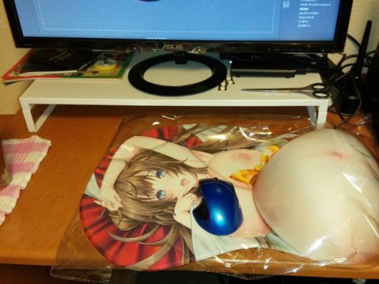 shitpost-senpai: zero-thl:  inflatedbomb:  pregnantpicturs:   I need this    😍  Woah!! :O where do you even find these?! :3   oh fuck it’s huge.  want