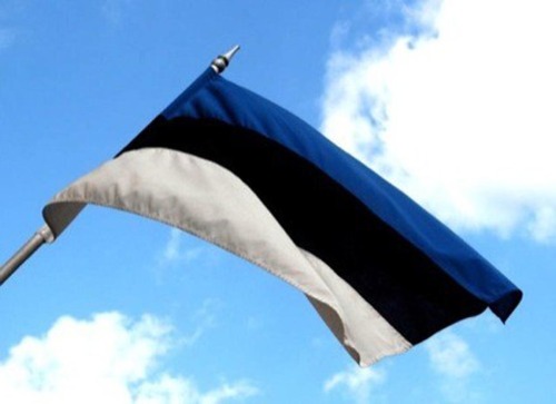 official-estonia: Kaunistagem Eesti kojad kolme kodu värviga! Happy Estonian Flag day!