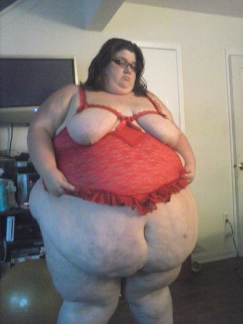 mortadelino: hewholusts: ssbbwguy: texan4ssbbw: superbulk: ssbbwnut: missgg4u: oops it doesnt fit