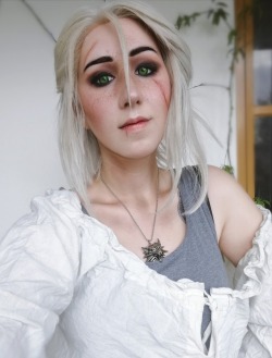 Gekroent:  Modern Ciri?