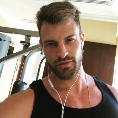 mrteenbear:  8 pm gym time in Doha getting ready for the next stop. Athens tomorrow 😏😁😁 #gym #workout #doha #qatar #night #Athens #greece by @andresmiguele http://ift.tt/1Kr7fZF