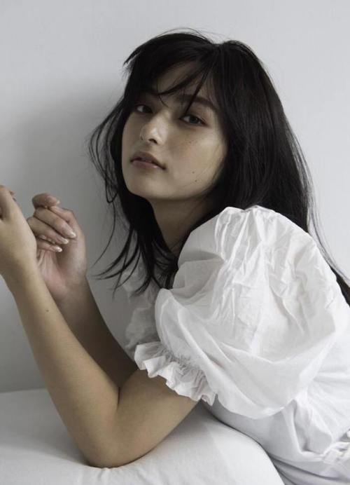 monowasure:  中澤瞳さん(@hitomi.nakazawa_official) • Instagram写真と動画
