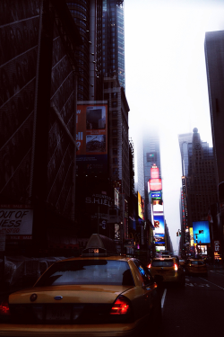 plasmatics-life:  Foggy New York on a sunday morning ~ By belle.fleur 