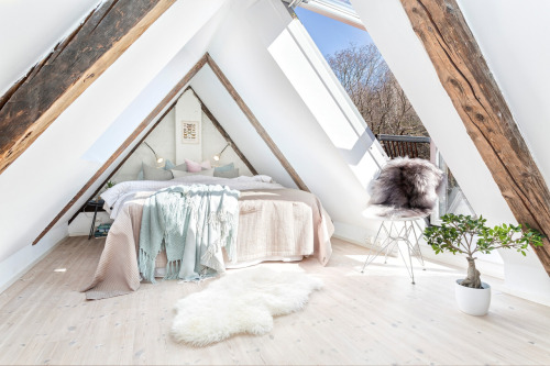 gravity-gravity: Best of 2015: Attic Bedrooms I’ve posted a lot of gorgeous interiors this year, so
