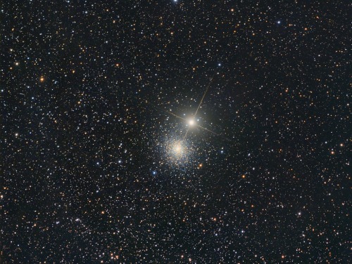 NGC 5286 and M Centauri: NGC 5286 is a globular cluster located approximately 36.000 light-years awa