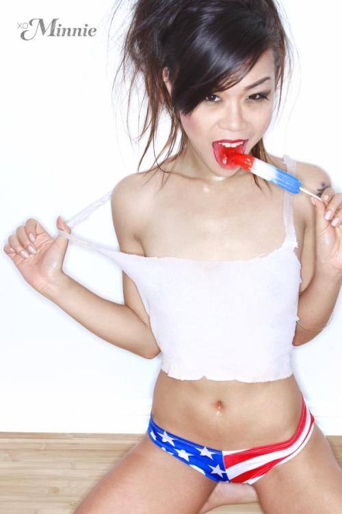 Minnie ScarletBirthday: October 4, 1993  adult photos