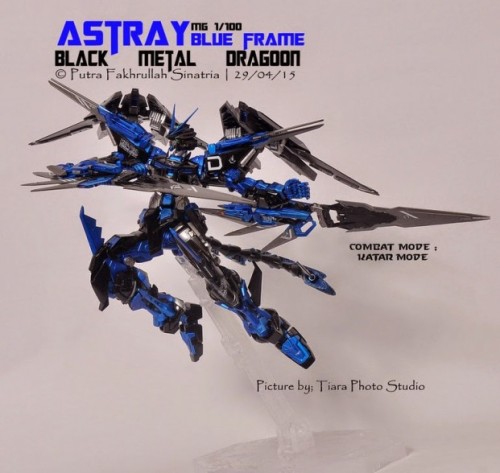 vinesgrowgold:  MODELER: PFS_Custom <br> MODEL TITLE: Astray Blue Frame Black Metal Dragoon<br> KITS USED: MG 1/100 Gundam Astray Blue Frame D, MG 1/100 Gundam Epyon, MSG Kotobukiya Exceed Binder<br> gundamkitscollection