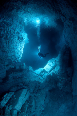 oecologia:  May Passage (Orda Cave, Russia) by Viktor Lyagushkin. 