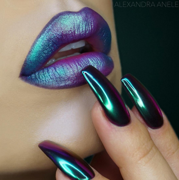 nailpornography:  duochrome lips &amp; nails
