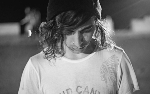  [47-48]/100 pictures of Vic Fuentes ruining my life. 
