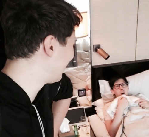fuckinlester:“which australian sneezed on phil?”