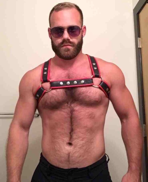Follow my two hairy men blogs:http://sambrcln.tumblr.comhttp://hairysex.tumblr.com