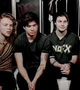 Malum have no personal space. ✿♥‿♥✿