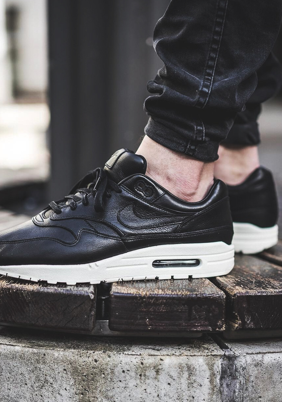 air max pinnacle black