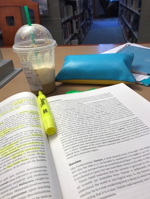 usedpens:studying for ap world 3 days before the test! i hope to get a 5… i think i can do it