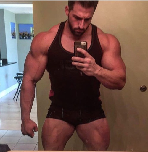 musclegodselfies:  Andy Velcich 