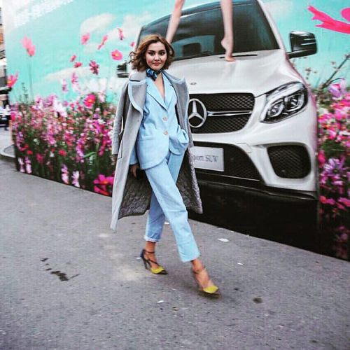 Костюм#metamorphosis_design из тонкой джинсы улетел в Пекин! Сабина, хорошего настроение! #нашивпе