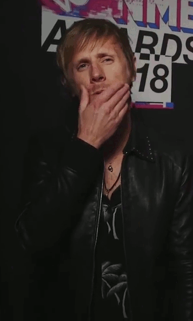 globalvst: (slightly drunk) dom at the NME awards 2018