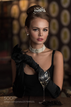 ellager:Breafast At Tiffany`s by LivingLoud (@May 13, 2018 at 12:32PM) Модель - Настя Щеглова Model - Nastya Scheglova MUA - Monika Leyendecker Kassai  For my workshop schedule &amp; video tutorials go to: https://ift.tt/2yh9nAs  Join