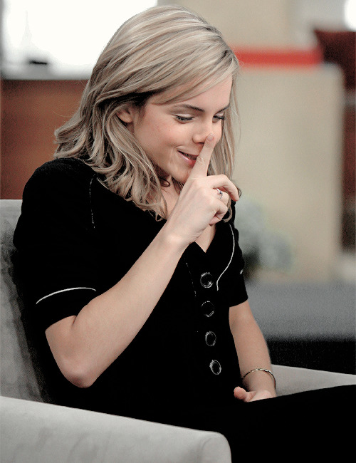 watsonlove:Emma Watson appearing on the ‘The Early Show’ (2007)