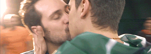 http://cinemagaygifs.tumblr.com/post/144540641321