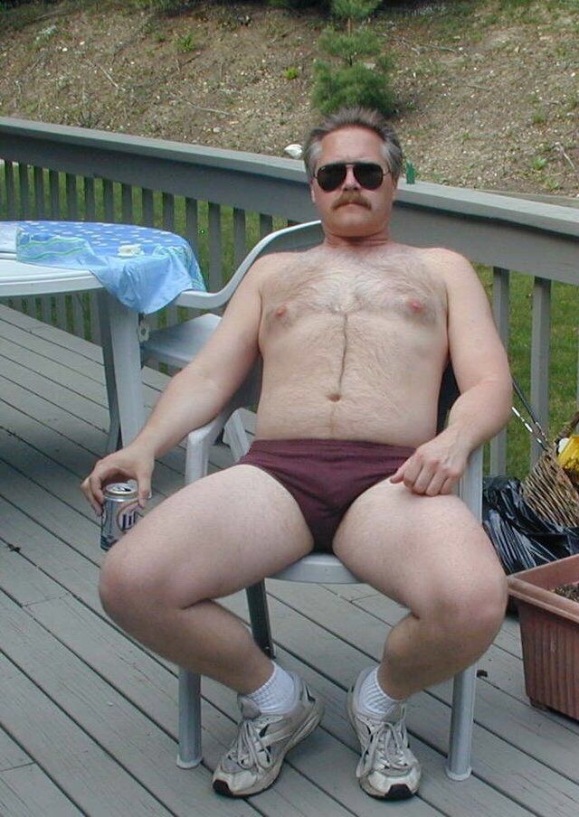 alanh-me:   30k+ follow all things gay, naturist and “eye catching”   