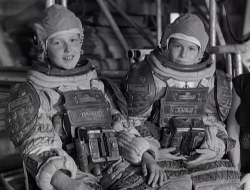 oldschoolsciencefiction:Kids…in…spaaaaace!And not just any kids. These are the sons of director Ridl