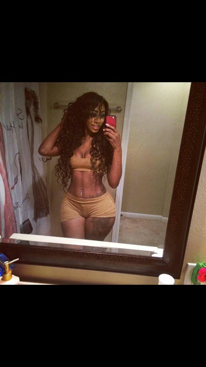 shaquelc:  Ms. Brooke you is TOO fine…♥_♥