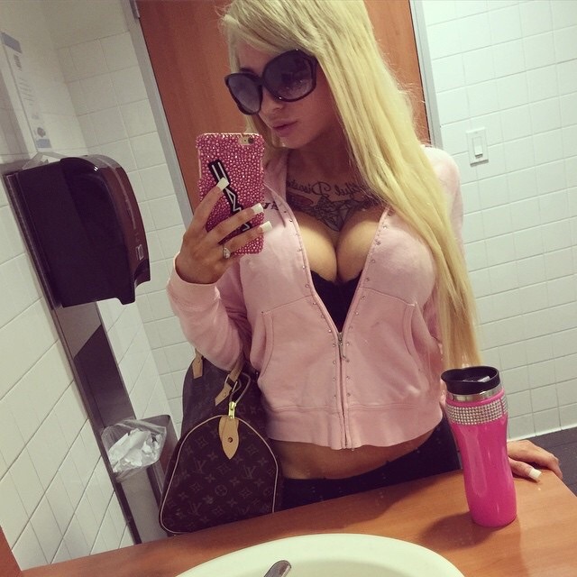 cenobite68:  Bimbos